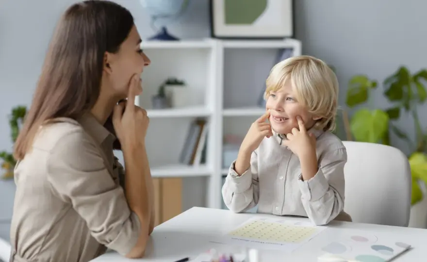Dziecko nie mówi w 18. miesiącu? Kiedy skonsultować rozwój mowy