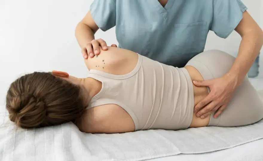 Dyskopatia - objawy, fizjoterapia, ćwiczenia. Kiedy do lekarza?