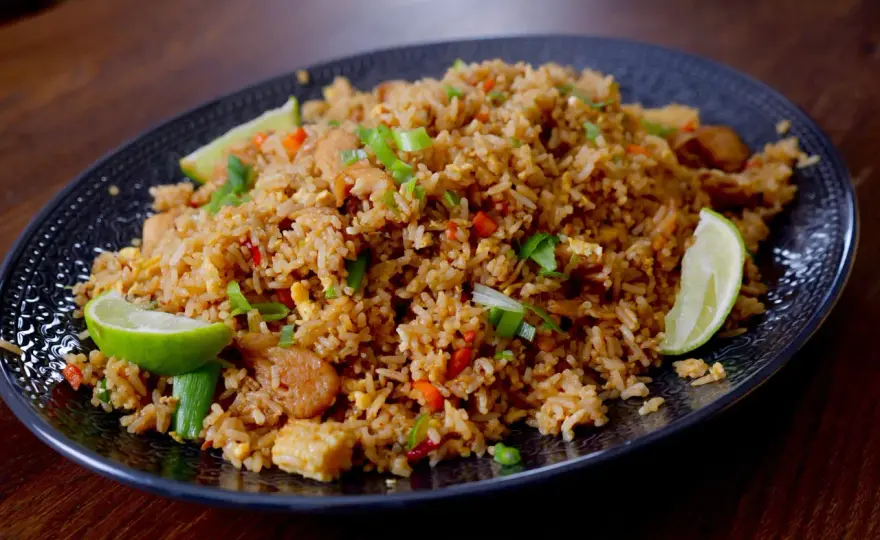 Khao Pad - Så lagar du perfekt thailändskt stekt ris hemma