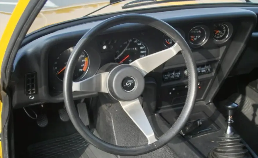 Opel GT Innenraum - Warum er so besonders ist & worauf achten?