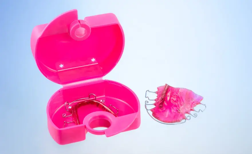 Estuche para ortodoncia - cómo elegirlo y limpiarlo