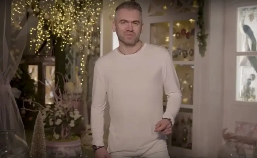 Arkadiusz Wiśniewski: Jaka jest jego rola w Czerwonych Gitarach? Profil