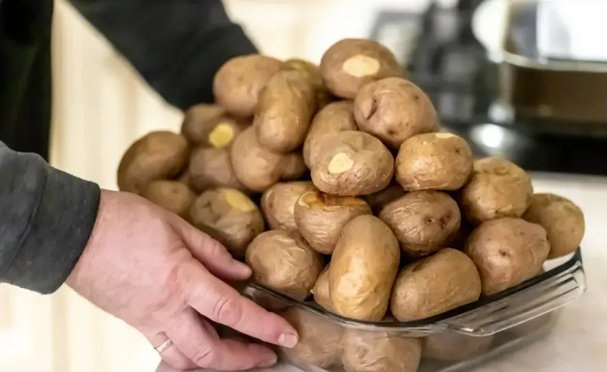 Combien de pommes de terre par personne pour une raclette ?