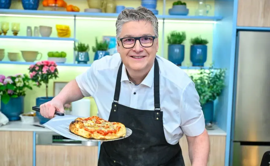 Pizza rzymska - Jak upiec idealnie chrupiące ciasto w domu?