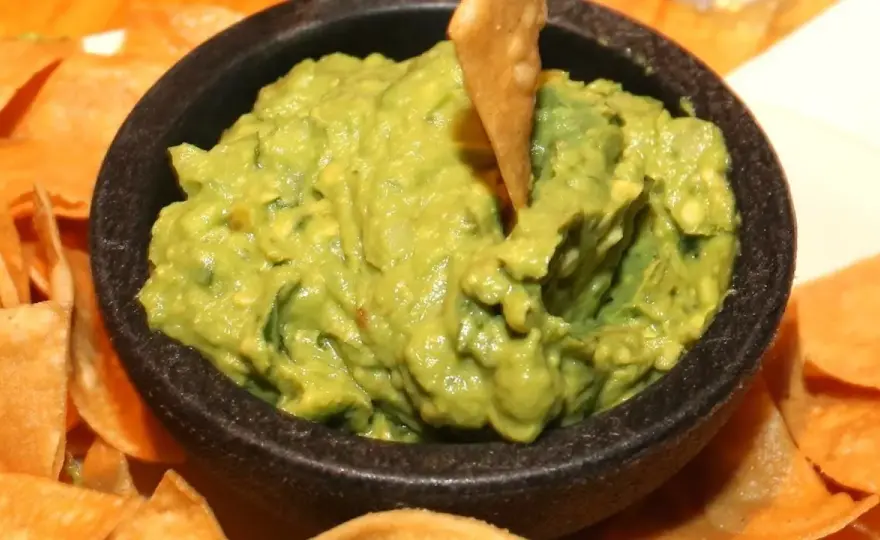 Jak przechowywać guacamole, aby uniknąć brązowienia i psucia się