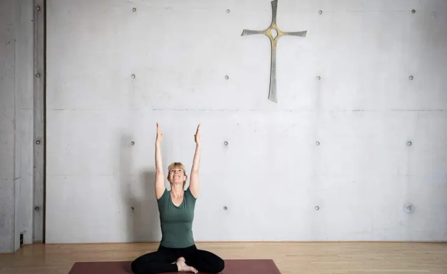 Yoga & Christentum - Passt das zusammen? Der klare Check