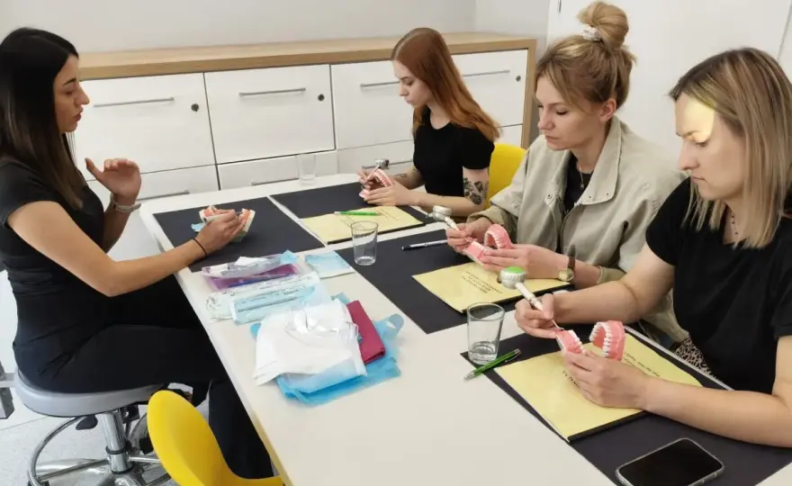 Kurs online dla higienistki - jak wybrać mądrze?