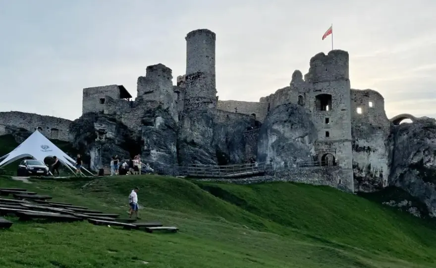 Zamek Ogrodzieniec atrakcje, które musisz zobaczyć podczas wizyty