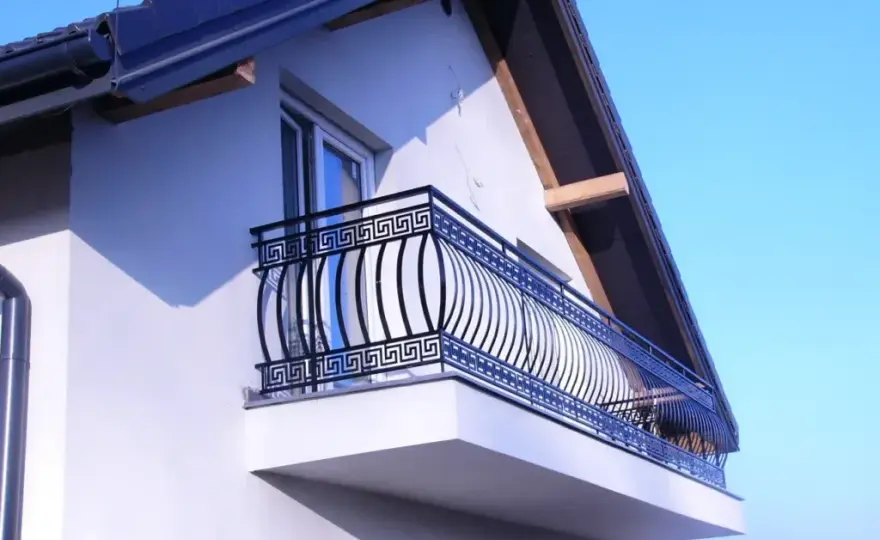 Co pierwsze elewacja czy balustrada? Uniknij kosztownych błędów