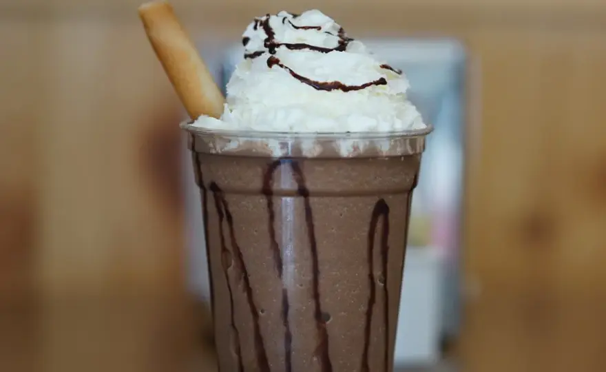 Kawa jak ze Starbucks w domu? Przepisy baristy na Twoje ulubione!