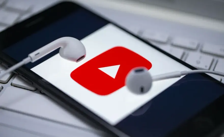Jak pobrać muzykę z YouTube na pendrive? Legalnie i bezpiecznie!