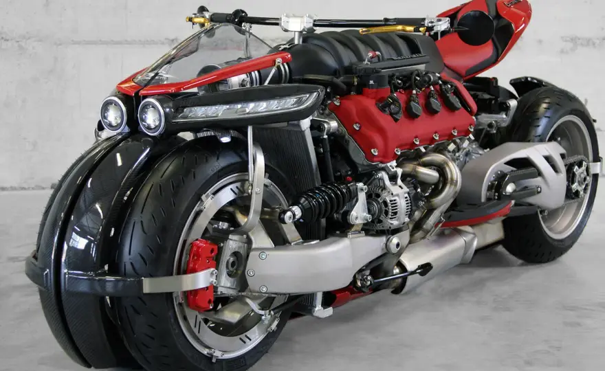 Lazareth LM847 - ¿Moto o V8 Maserati de 4 ruedas?