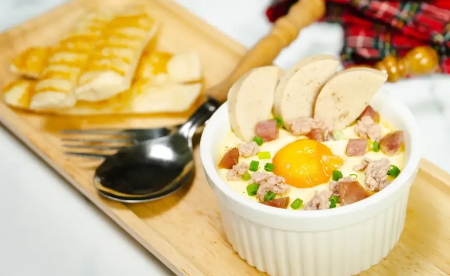 Œuf cocotte au bain-marie - réussir un jaune coulant