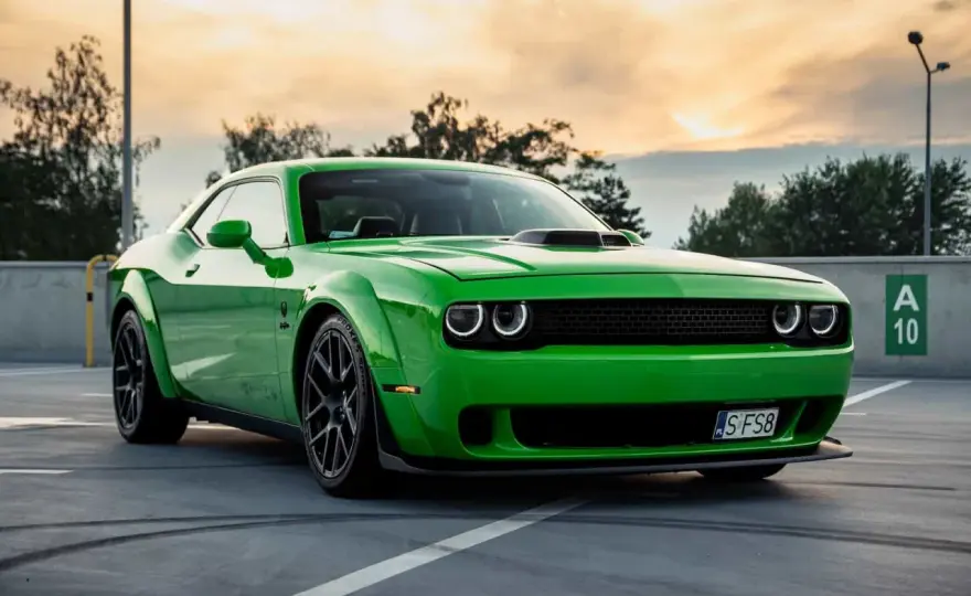 Dodge Challenger cena - Ile naprawdę kosztuje i jak nie przepłacić?