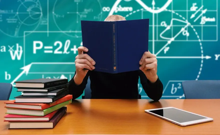 Jakie są formy nauczania i jak wpływają na efektywność edukacji