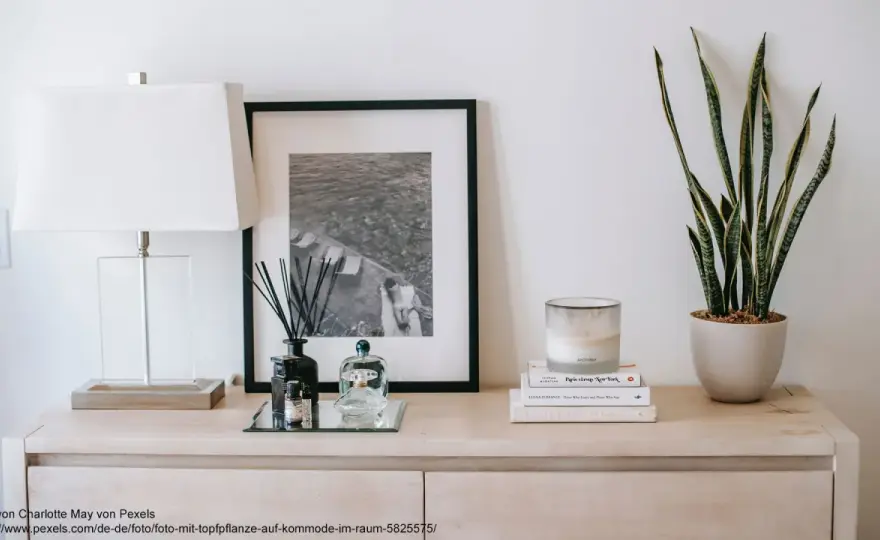 Sideboard dekorieren - So wirkt es ruhig & modern