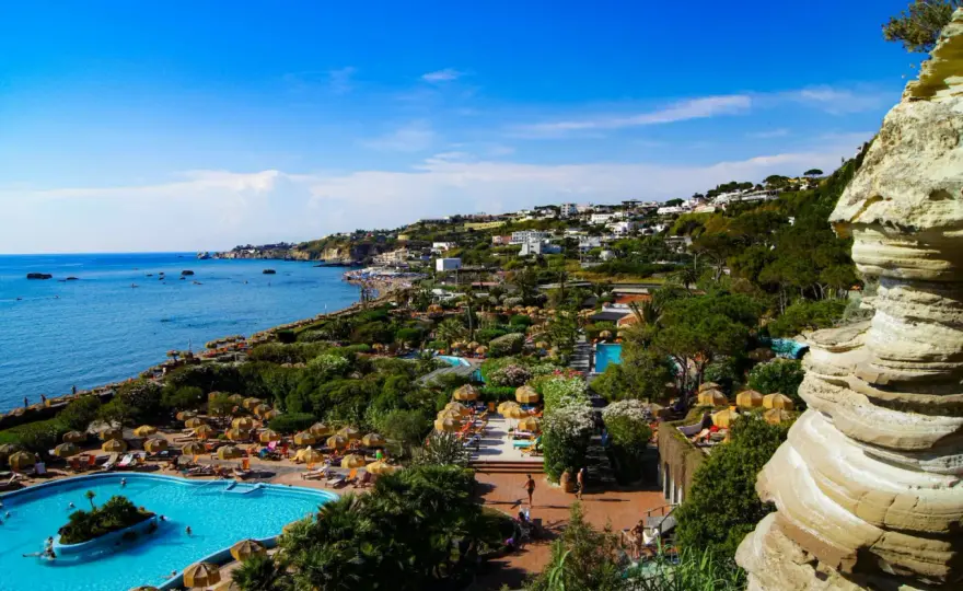Ischia - Oltre la cartolina: storia, cultura e terme
