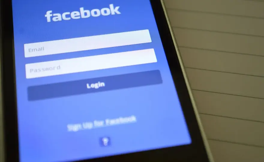 Ukryj status aktywności na FB - Telefon i komputer
