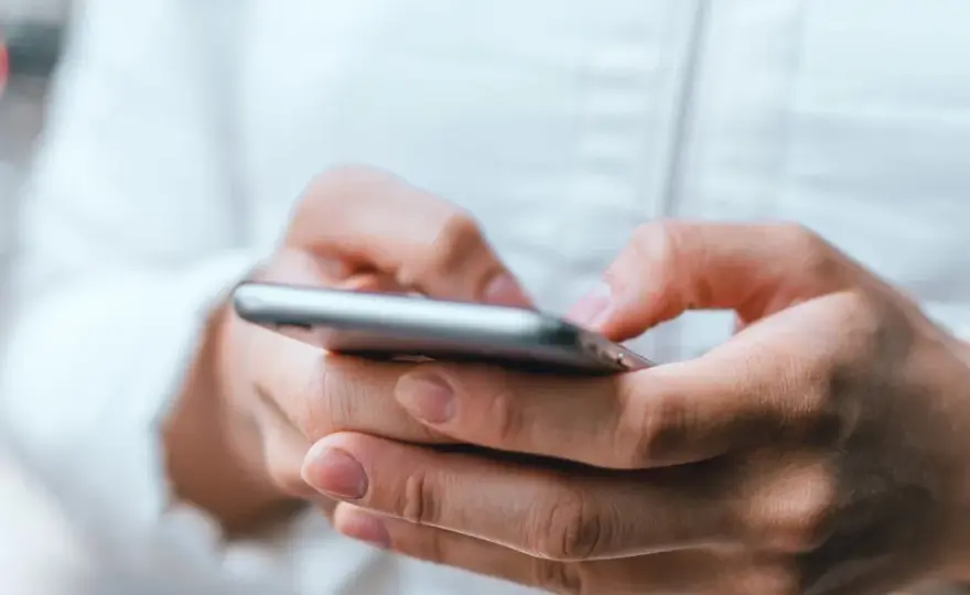 Fałszywe SMS-y - Jak rozpoznać i nie dać się oszukać?