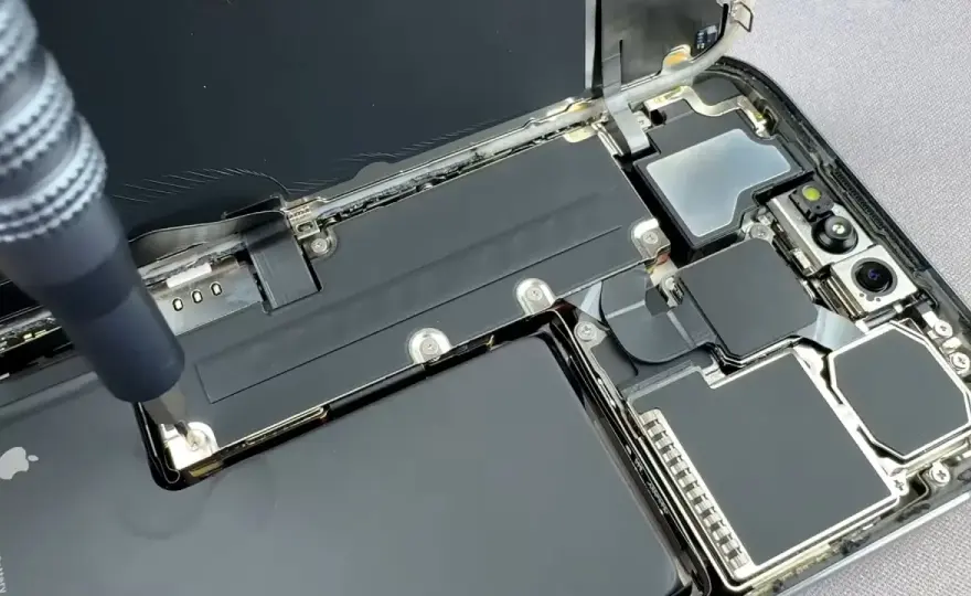 Słaba bateria w telefonie? Diagnoza i wymiana – kiedy warto?