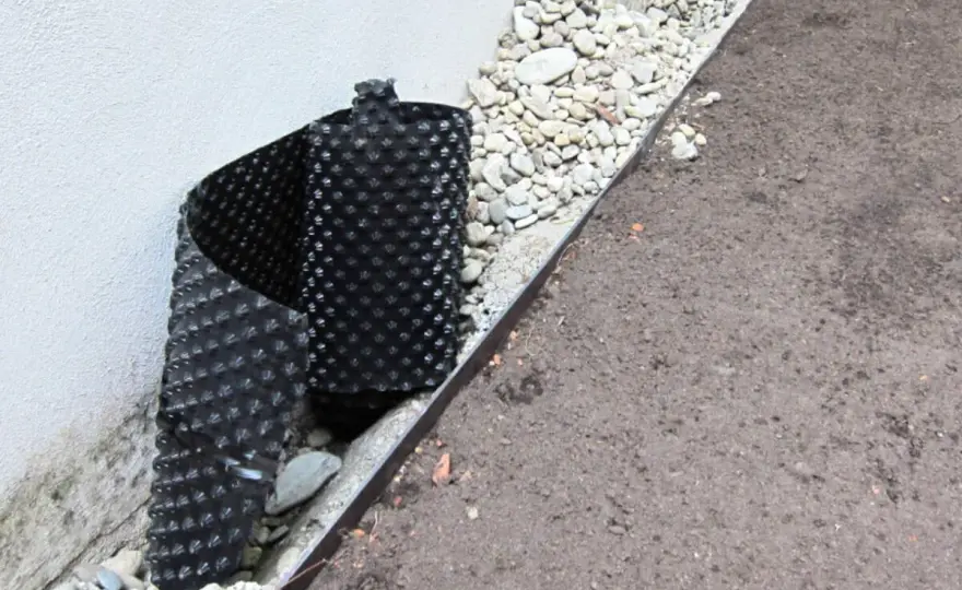 Noppenbahn vs. Bitumen - Was dichtet wirklich ab?