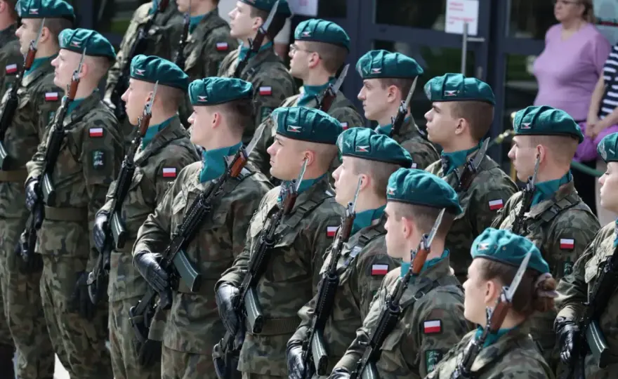 Ile zarabia kapral w 2026 roku - Sprawdź stawki brutto i na rękę