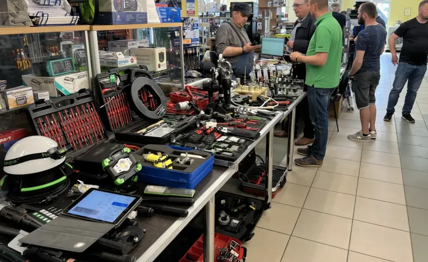 Mega hurtownia elektryczna Tarnów: wybierz najlepszego dostawcę