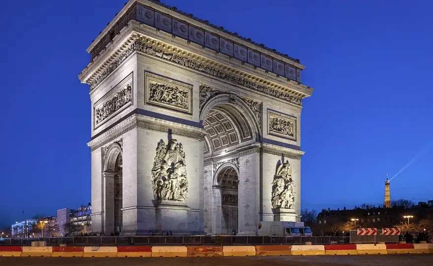 Łuk Triumfalny - Sekrety, historia i planowanie wizyty
