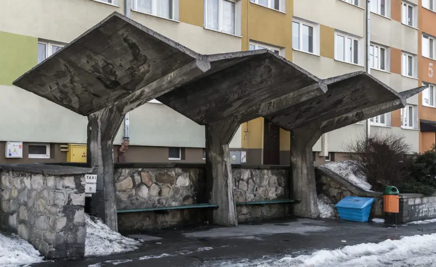 Brutalizm w malarstwie - jak rozpoznać surowy obraz?