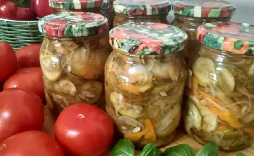 Ogórki w zalewie gyros - Przepis na idealne słoiki!