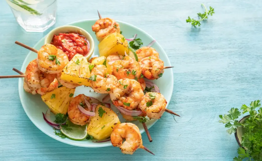 Brochettes de scampis grillés - La recette brésilienne juteuse