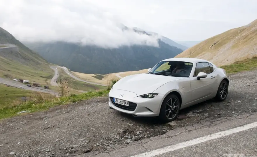 Mazda MX-5 - ¿ST o RF? Guía para elegir tu deportivo ideal