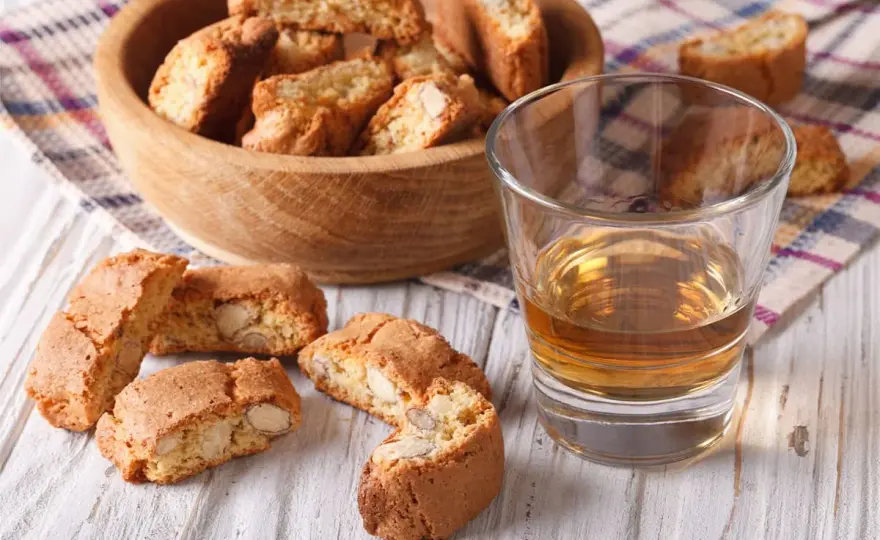 Vin Santo - jak wybrać i pić włoskie wino z suszonych gron?