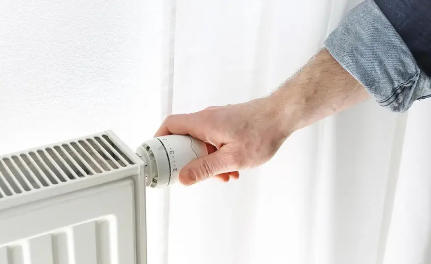 Za gorąco w domu? Obniż temperaturę i rachunki - Poradnik