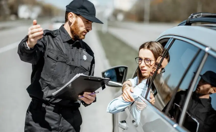 Ile lat trzeba mieć, by wstąpić do policji? Wymagania i warunki rekrutacji