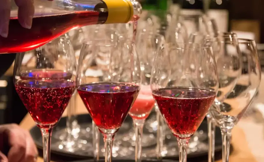 Frizzante - wino półmusujące. Sekrety wyboru i idealnego parowania