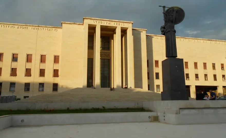 Sapienza uniwersytet rzymski - historia, programy i znani absolwenci