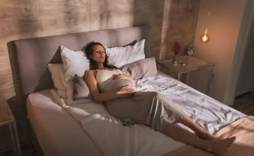 Quelle position pour dormir enceinte au 1er trimestre ?