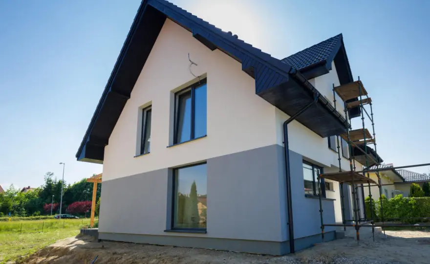 Elewacje domów - Jak wybrać, by chroniły i zdobiły latami?