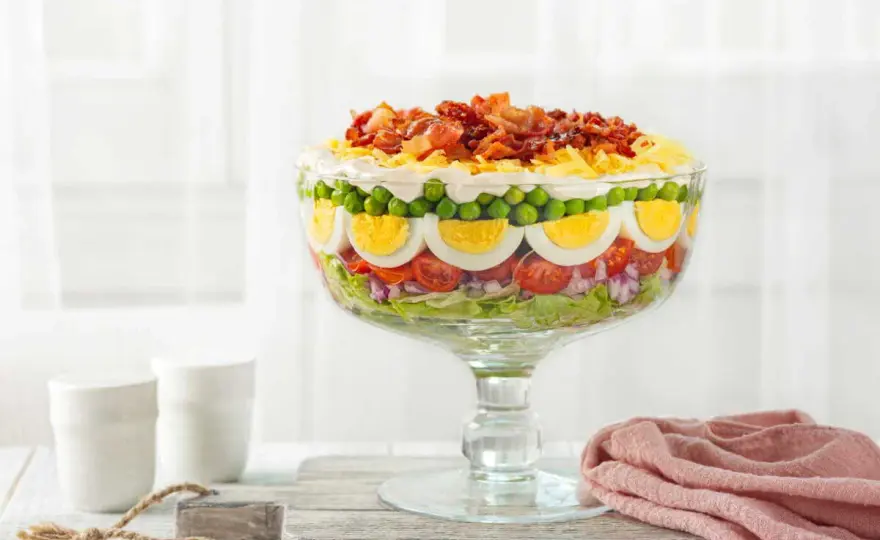 Salade 7 étages - Le secret d'une recette parfaite et légère