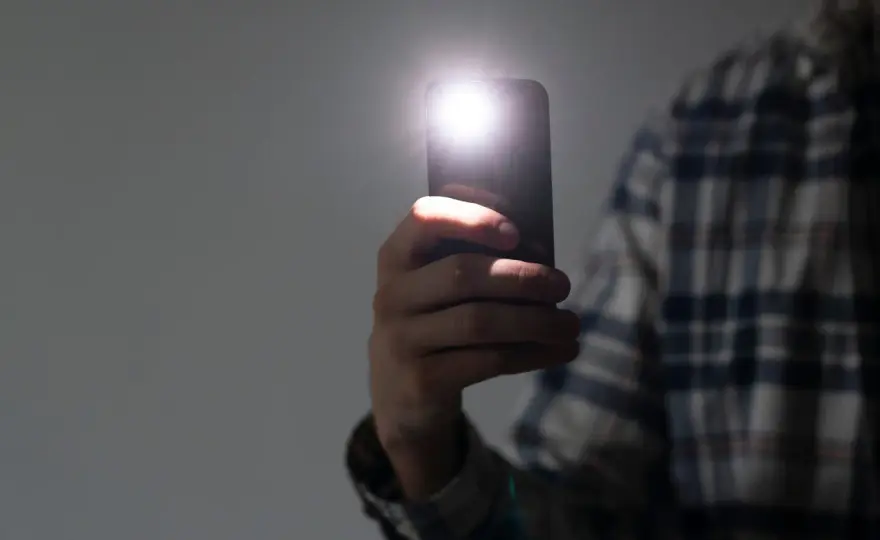 Latarka w telefonie - Wszystko, co musisz wiedzieć!