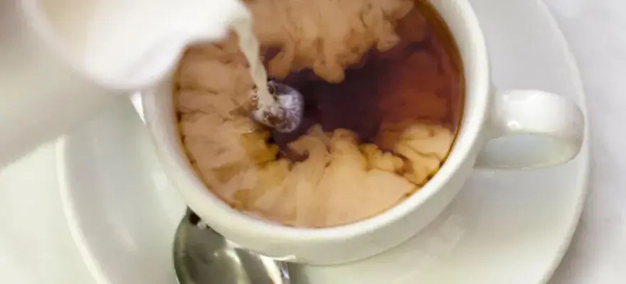 Czy kawa z mlekiem jest zdrowa: Fakty i zalecenia ekspertów od kawy