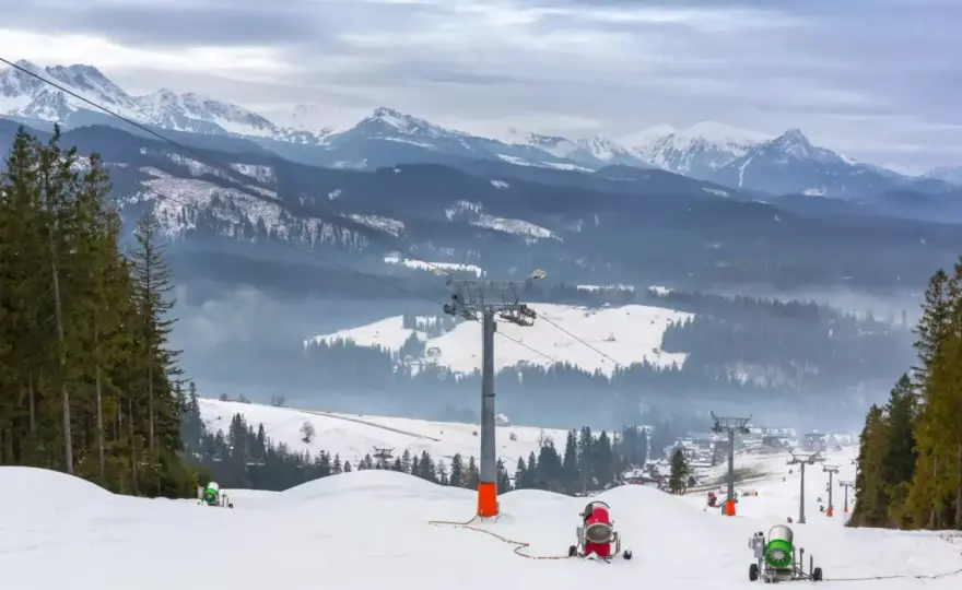 Najlepsze miejsca na narty w Polsce – gdzie jechać i na co uważać