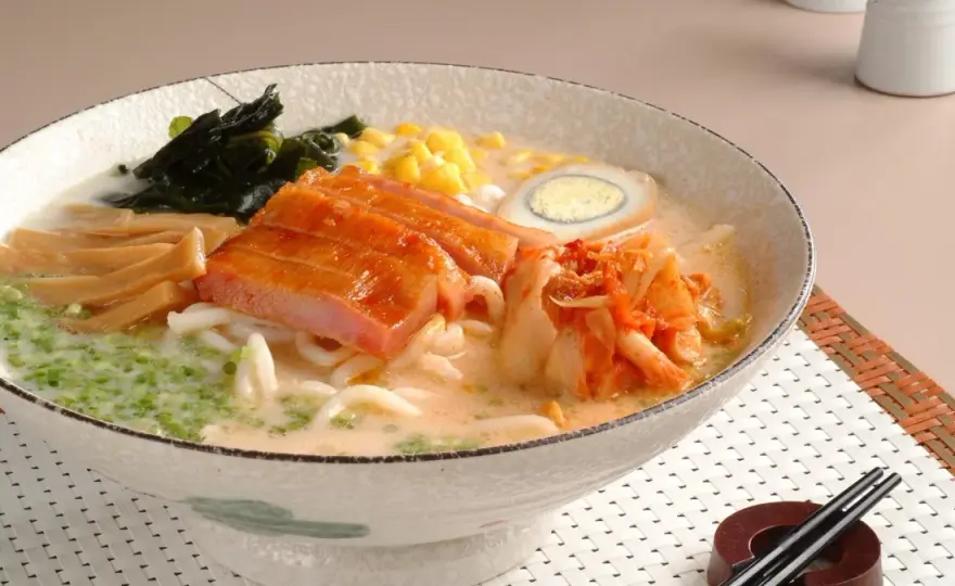 Jak łatwo przygotować kimchi buldak - pyszny przepis na ramen