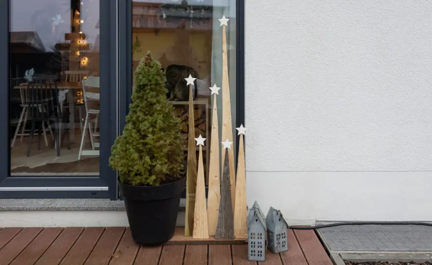 Weihnachtsdeko draußen selber machen - So hält sie Wind & Wetter stand