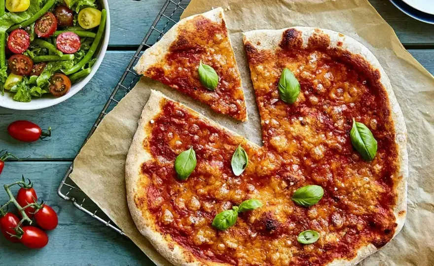 Nyttig pizza som mättar - så bygger du den rätt