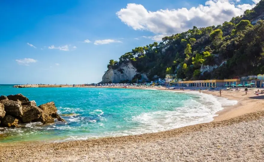 Sirolo - Guida alle spiagge del Conero: quale scegliere?
