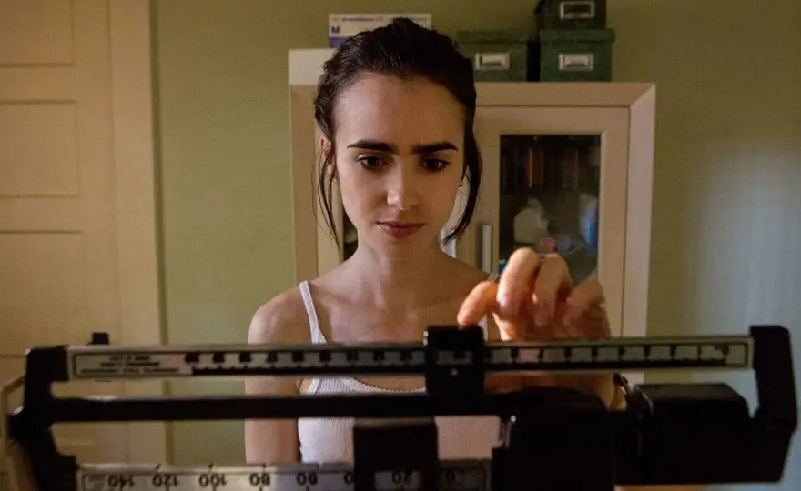 Aż do kości: Dramat o anoreksji na Netflix. Warto obejrzeć?