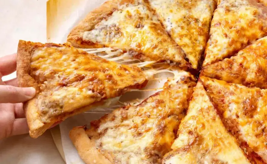 Ciasto na pizzę - sekret elastycznego i chrupiącego spodu