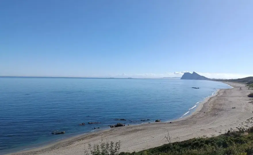 Playa La Alcaidesa - ¿Para quién es? Opiniones y guía